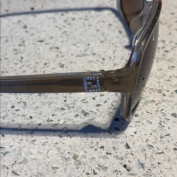 Fendi sunglasses - Picture 4 of 9